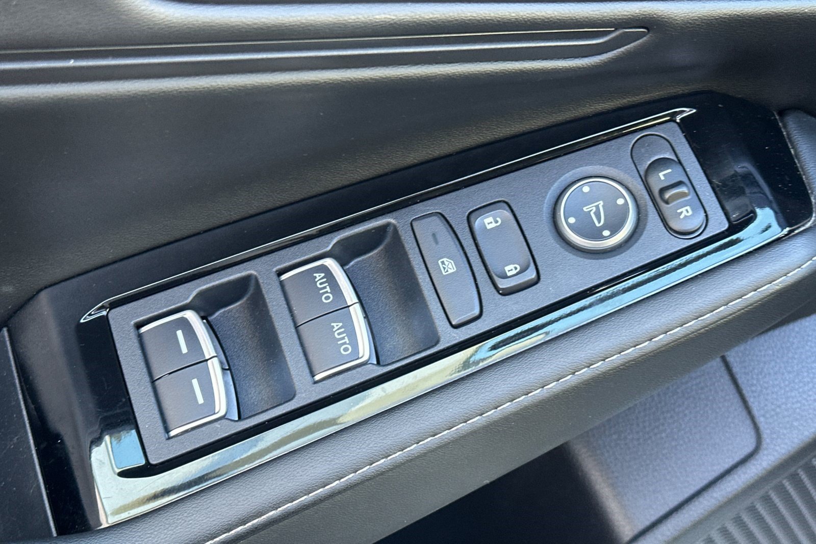 Used 2025 Honda Accord Touring image 14