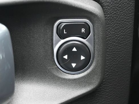 Used 2024 Jeep Gladiator Sport w/ Premium Package AWD/4WD image 13