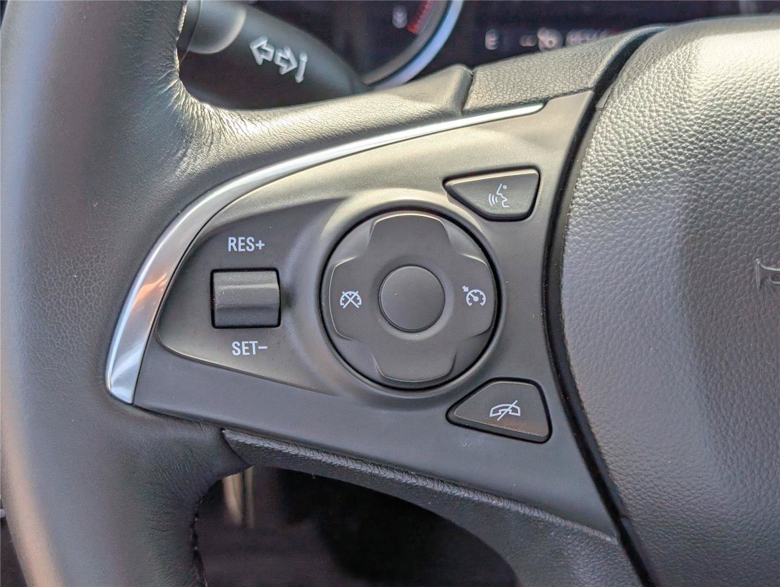 Used 2021 Buick Enclave Essence w/ Sound and Sites Package AWD/4WD image 25