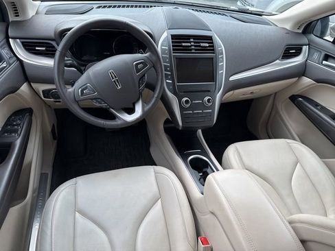 Used 2019 Lincoln MKC Premiere image 7