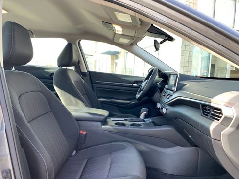 Used 2025 Nissan Altima 2.5 SV image 37