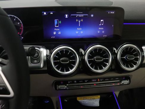 New 2026 Mercedes-Benz GLB 250 image 6