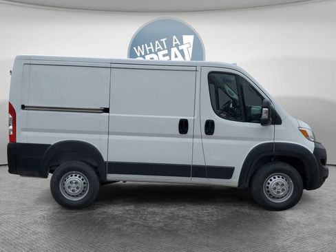 New 2026 RAM ProMaster 1500 w/ Storage Group FWD image 2