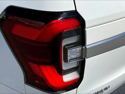 Used 2023 Ford Expedition Platinum image 25