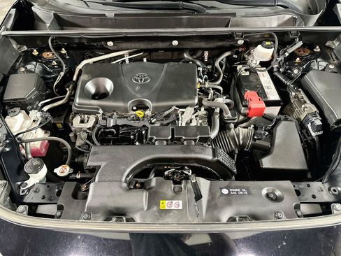 Used 2019 Toyota RAV4 XLE AWD/4WD image 35