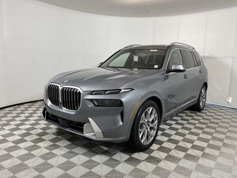 New 2026 BMW X7 xDrive40i w/ Premium Package image 3