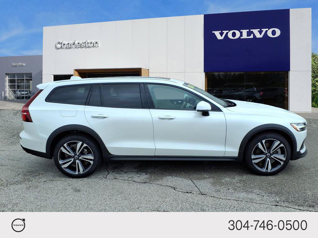 New 2026 Volvo V60 B5 Cross Country Plus w/ Protection Package Premier AWD/4WD image 2