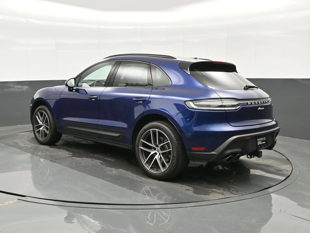 Certified 2026 Porsche Macan AWD/4WD image 3