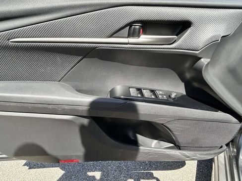 Used 2025 Toyota Camry SE FWD image 13