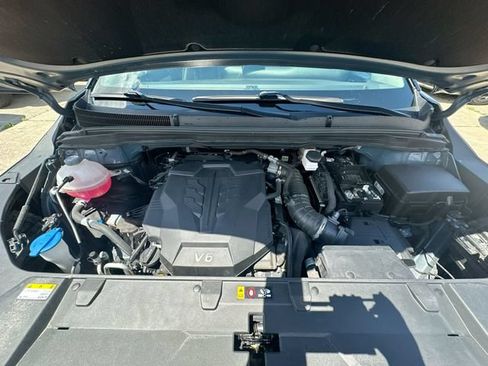 Used 2024 Kia Carnival EX FWD image 32