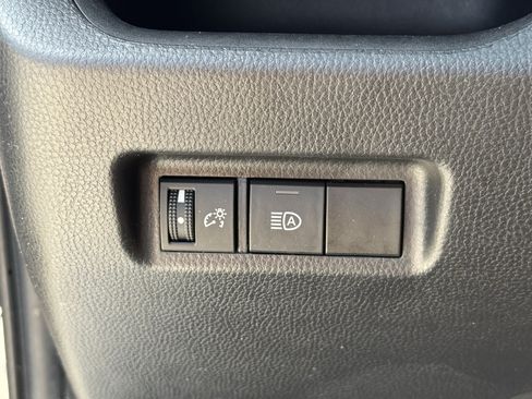 Used 2022 Toyota RAV4 LE FWD image 24