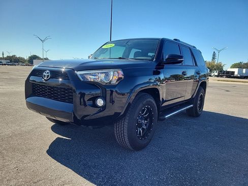 Used 2019 Toyota 4Runner SR5 image 2