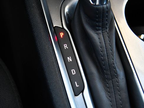 Used 2020 Chevrolet Malibu LT FWD image 26