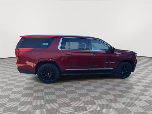 Used 2022 GMC Yukon XL SLT w/ SLT Luxury Package image 6