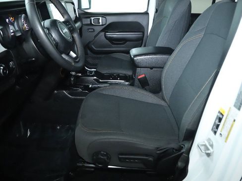 Used 2024 Jeep Wrangler Sport S image 18