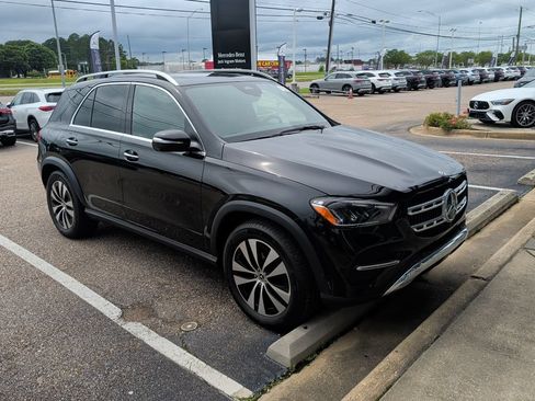 Used 2025 Mercedes-Benz GLE 350 4MATIC image 2