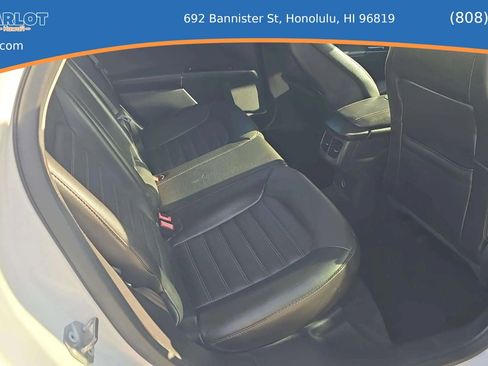 Used 2016 Ford Fusion SE w/ Equipment Group 202A FWD image 12