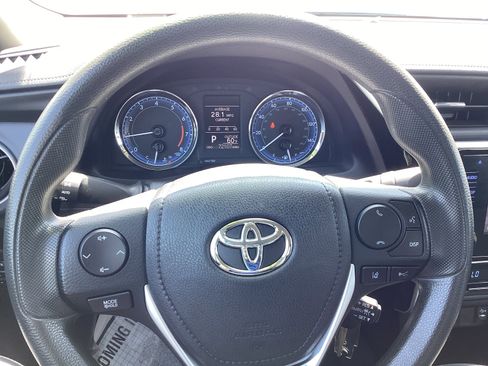 Certified 2018 Toyota Corolla LE FWD image 36