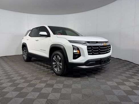 Used 2025 Chevrolet Equinox LT FWD image 2