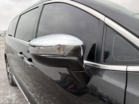 Used 2017 Chrysler Pacifica Limited image 5