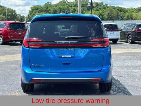 New 2027 Chrysler Pacifica Select FWD image 32