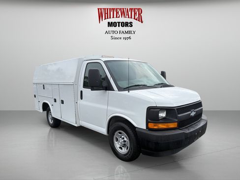 Used 2017 Chevrolet Express 3500 RWD image 5