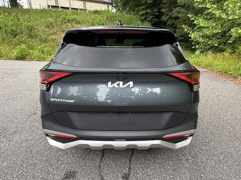 Used 2024 Kia Sportage LX FWD image 7