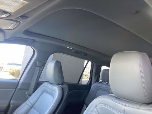 Used 2021 Lincoln Aviator Reserve w/ Elements Package Plus image 22