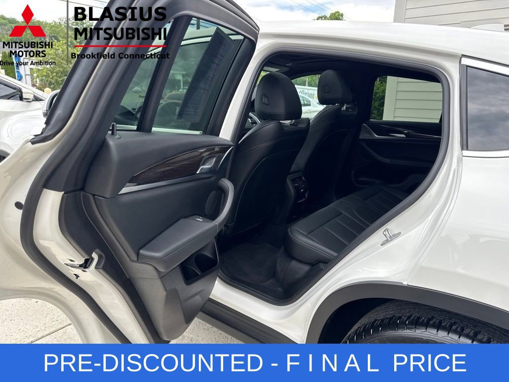 Used 2025 BMW X4 xDrive30i AWD/4WD image 43