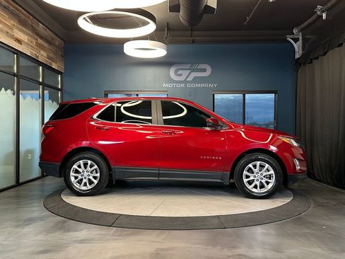 Used 2021 Chevrolet Equinox LT FWD image 2