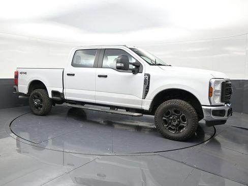 Used 2024 Ford F250 XL w/ 360-Degree Camera Package AWD/4WD image 8