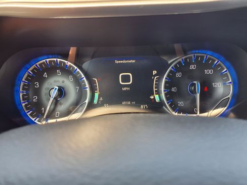 Used 2024 Chrysler Pacifica Touring-L FWD image 17