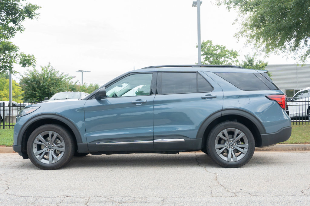 Used 2025 Ford Explorer Active w/ Active Comfort Package AWD/4WD image 11