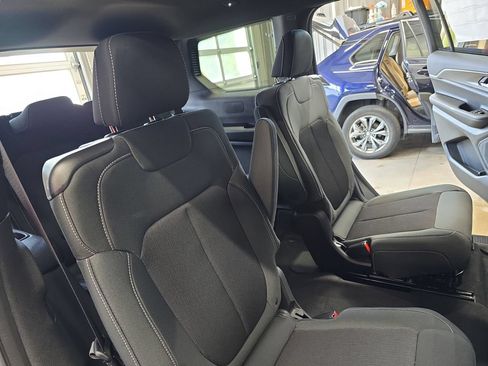 New 2026 Jeep Grand Cherokee L Laredo AWD/4WD image 11