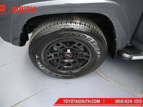Used 2024 Toyota 4Runner SR5 Premium w/ Moonroof Package AWD/4WD image 38