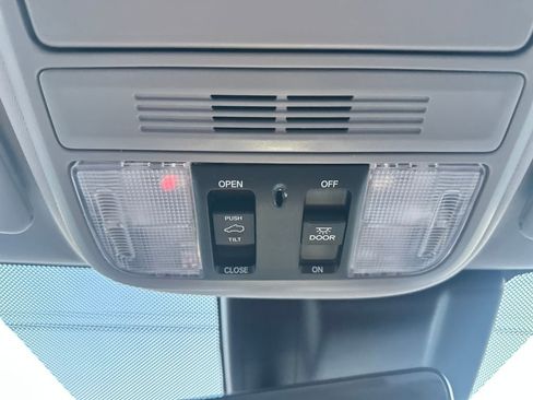 Used 2019 Honda Odyssey EX-L image 29