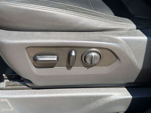 Used 2019 Chevrolet Silverado 1500 LT w/ All-Star Edition RWD image 13
