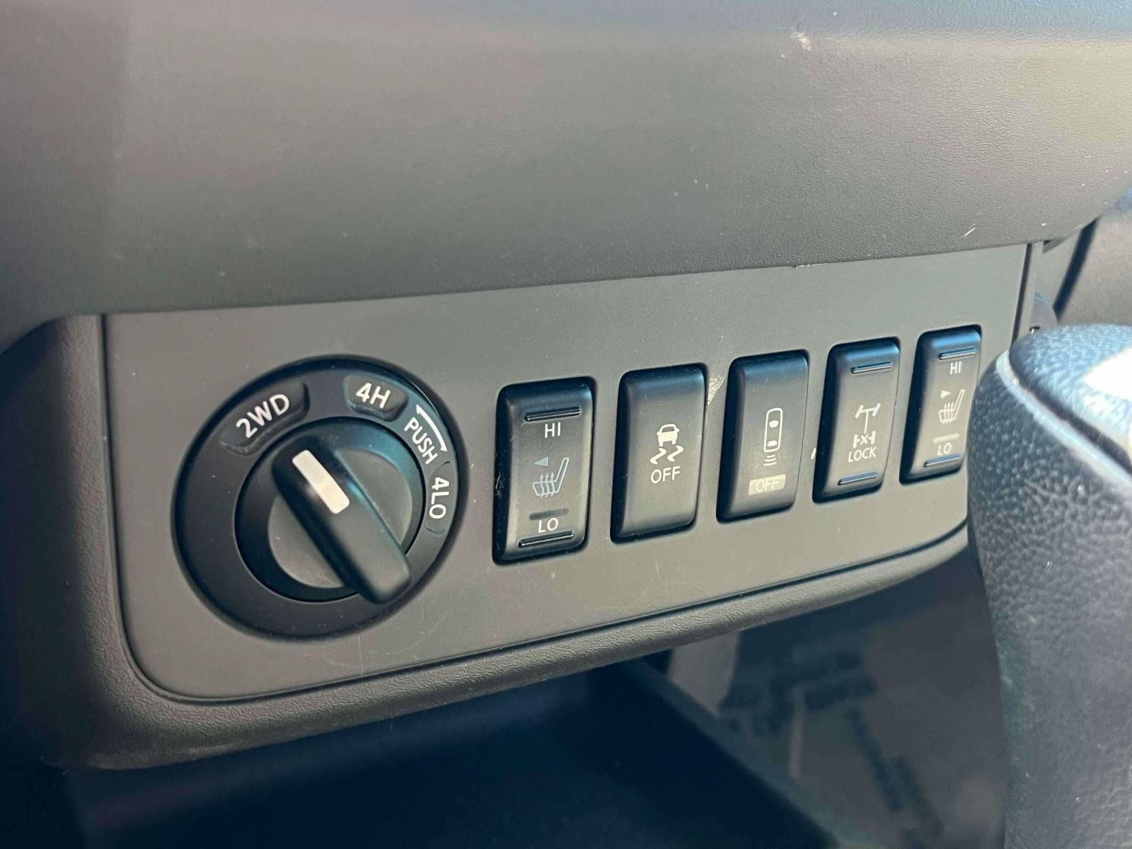 Used 2020 Nissan Frontier PRO-4X AWD/4WD image 14