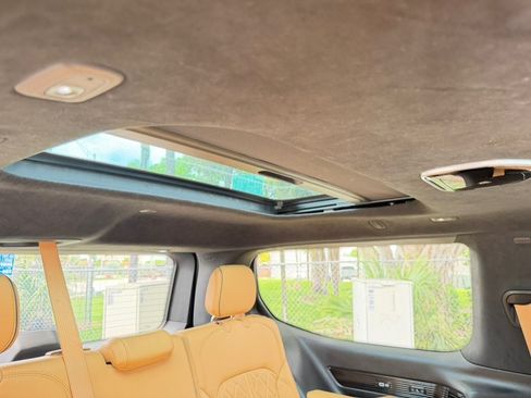 Used 2022 Jeep Grand Wagoneer Series III w/ Rear Seat Video Group 1 AWD/4WD image 54