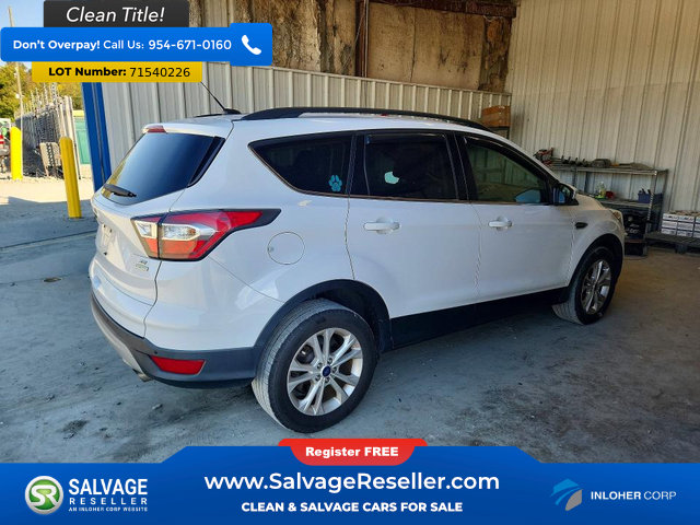 Used 2017 Ford Escape SE w/ Equipment Group 201A FWD image 4