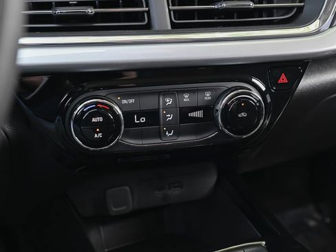 New 2026 Chevrolet Trax LT w/ LPO, Blackout Package image 25