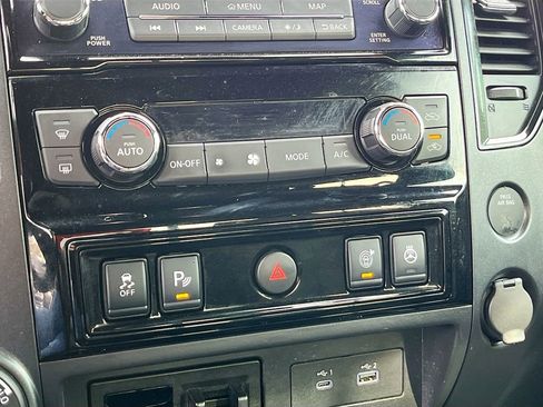 Used 2024 Nissan Titan PRO-4X w/ Pro-4x Convenience Package AWD/4WD image 16