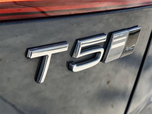 Used 2020 Volvo XC60 T5 Inscription image 8