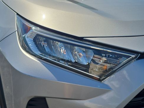 Used 2020 Toyota RAV4 XLE w/ Convenience Package AWD/4WD image 7