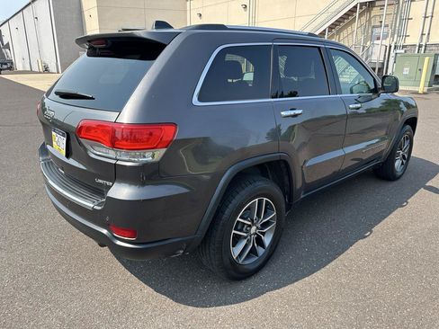 Used 2017 Jeep Grand Cherokee Limited AWD/4WD image 5