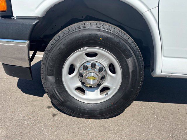 Used 2024 Chevrolet Express 3500 LT w/ LT Preferred Equipment Group RWD image 16