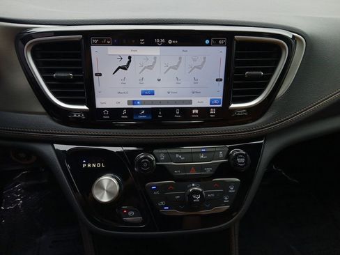 New 2026 Chrysler Pacifica Pinnacle FWD image 4