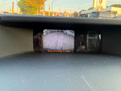 Used 2011 Toyota Sienna LE image 14