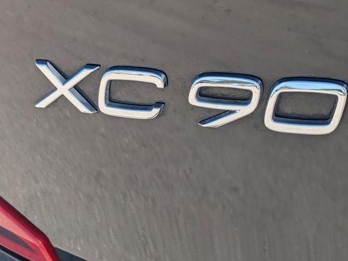 Used 2017 Volvo XC90 T6 Momentum w/ Vision Package image 13