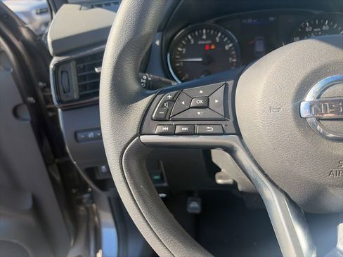 Used 2020 Nissan Rogue Sport S image 17